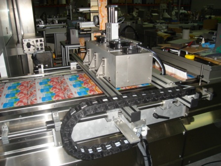 Industrie Agroalimentaire - étiquetage de produit à la sortie d'une thermoformeuse